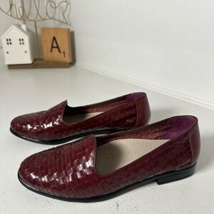 Trotters Women’s 8.5W Burgundy Woven Leather Loafers Comfort Slip-On Flats